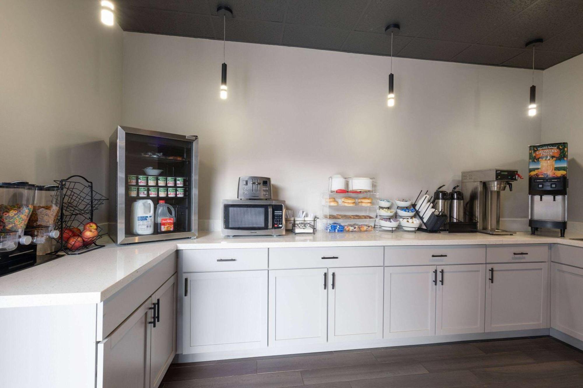 Ramada By Wyndham Studio Suites Dothan Exteriér fotografie