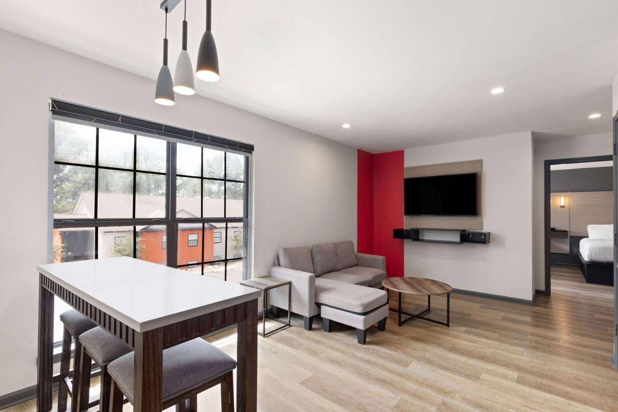 Ramada By Wyndham Studio Suites Dothan Exteriér fotografie