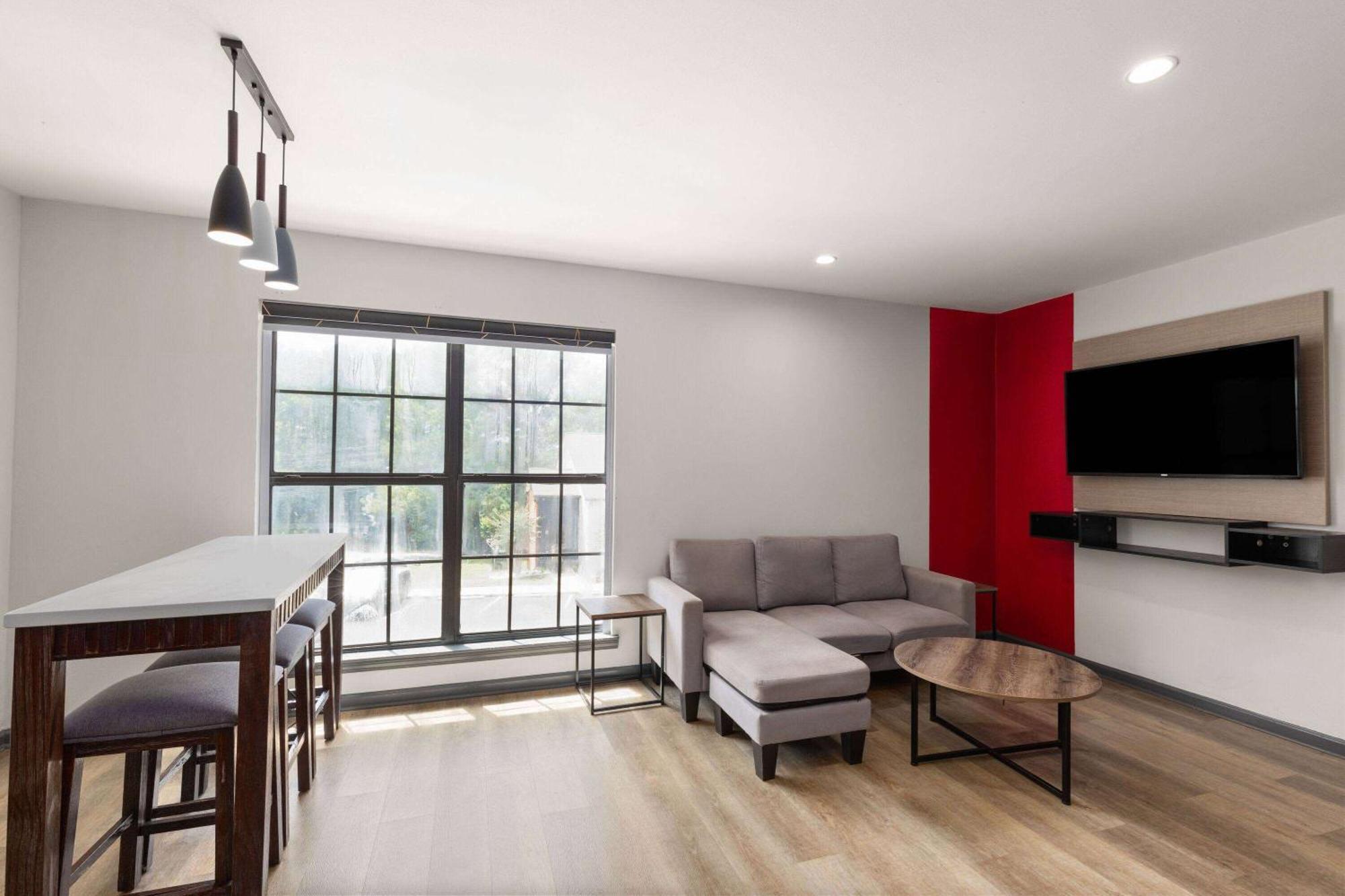 Ramada By Wyndham Studio Suites Dothan Exteriér fotografie