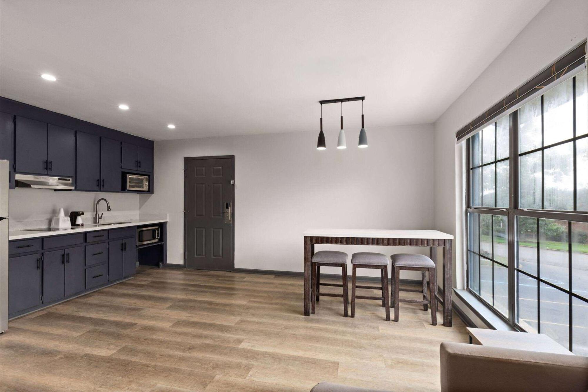 Ramada By Wyndham Studio Suites Dothan Exteriér fotografie