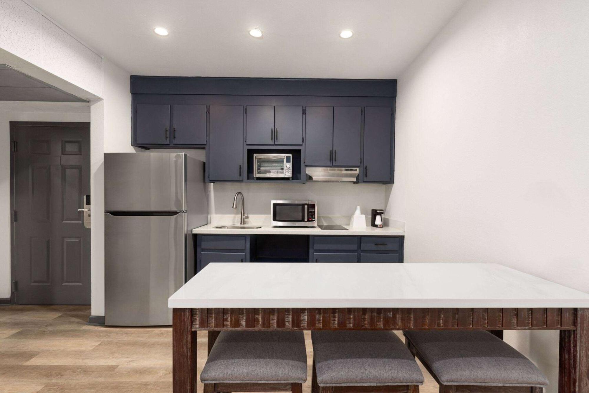 Ramada By Wyndham Studio Suites Dothan Exteriér fotografie