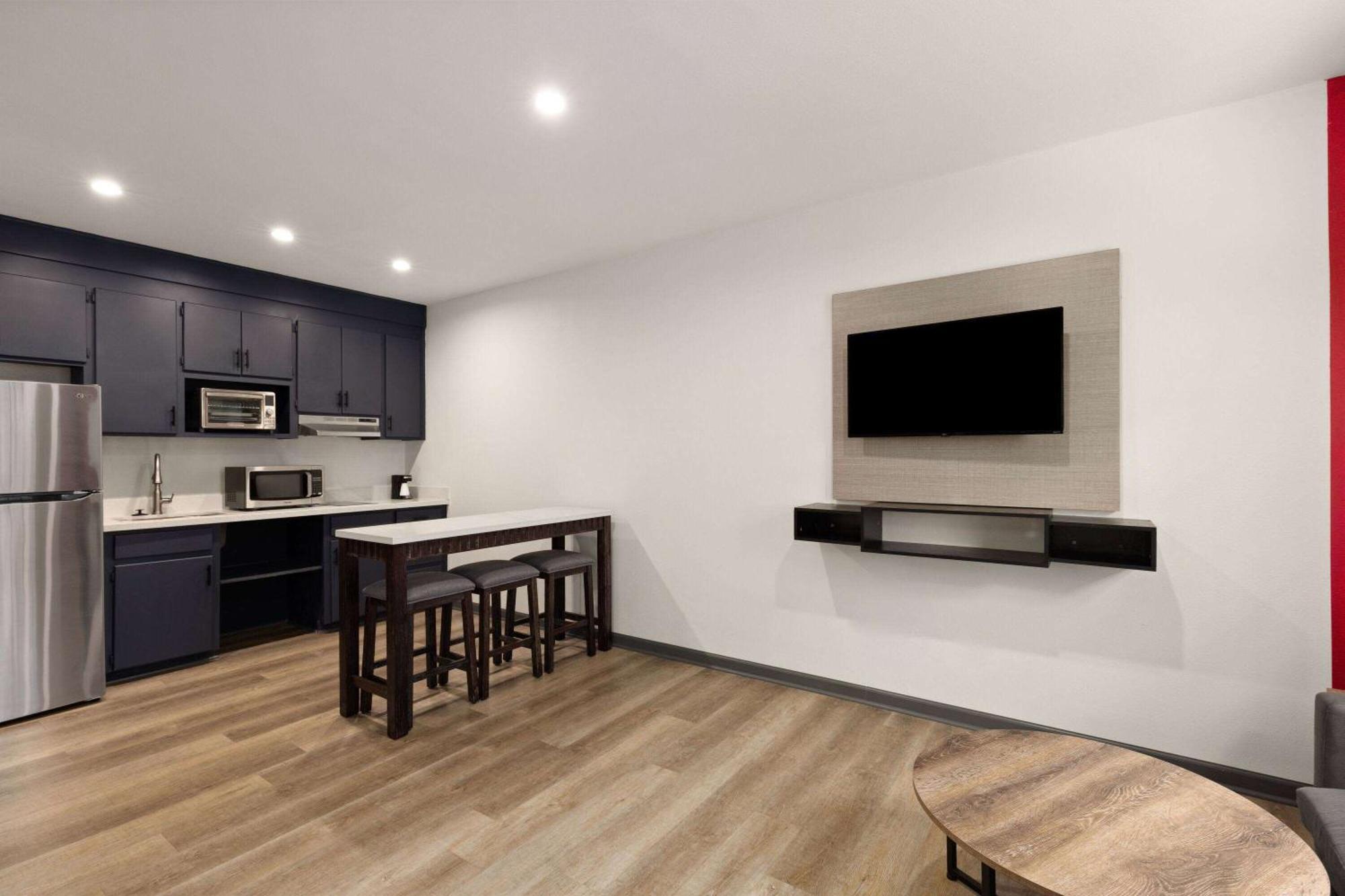 Ramada By Wyndham Studio Suites Dothan Exteriér fotografie