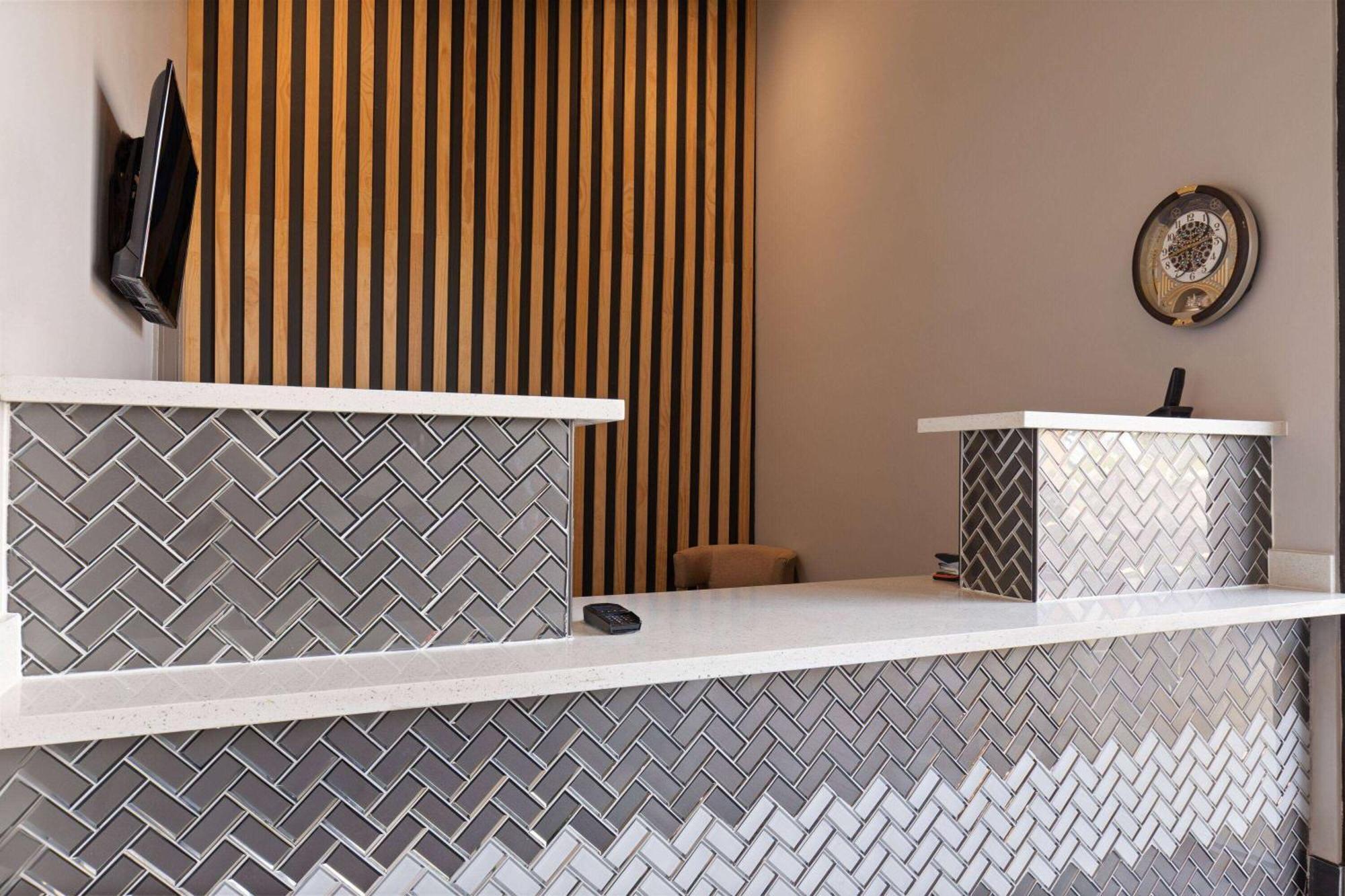 Ramada By Wyndham Studio Suites Dothan Exteriér fotografie